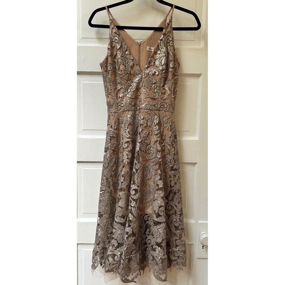 Dress The Population Blair Plunge Sequin Lace Midi Dress Taupe XS EUC!